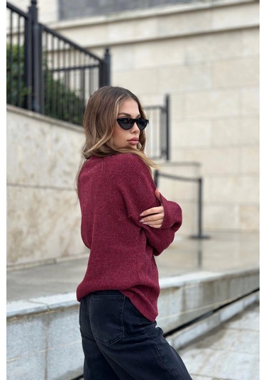 Kadın Bordo Yumuşak Dokulu Düğmeli Triko Kazak, Uzun Kol, Regular Kesim, Standart Boy. Bordo