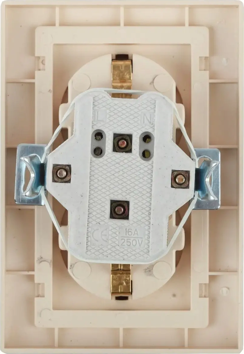 Intro Plano Çiftli Gömme Priz Topraklı 16a-250v 135475546 1-205-04