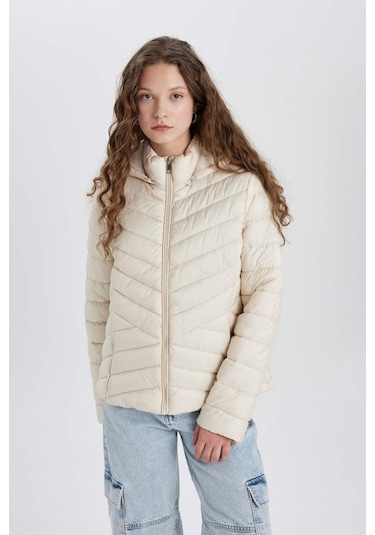 Defacto Su İtici Hafif Şişme Mont Kapüşonlu Kapitoneli Fermuarlı Cepli Basic Düz Mevsimlik B2030AX24AUBG414 Bej Defacto Su İtici Hafif Şişme Mont Kapüşonlu Kapitoneli Fermuarlı Cepli Basic Düz Mevsimlik B2030AX24AUBG414 Bej