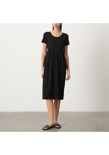 Örme Kısa Kollu Yuvarlak Yaka Düzensiz Dikiş Midi Etek Siyah