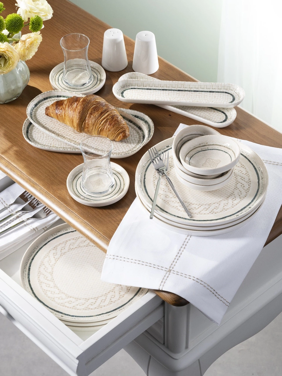 Pierre Cardin Selena Porselen 28 Parça Kahvaltı Takımı Çok Renkli