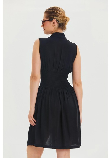 Dik Yaka Fermuar Detaylı Yazlık Elbise Siyah