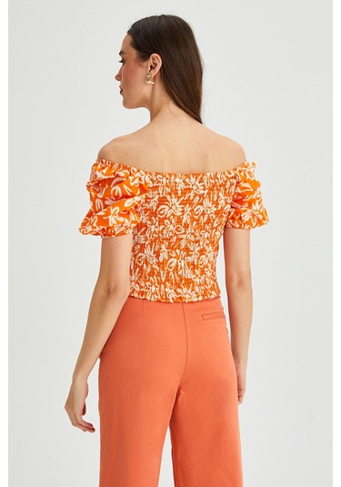Kadın Çiçek Desenli Gipe Detay Balon Kol Crop Bluz Oranj