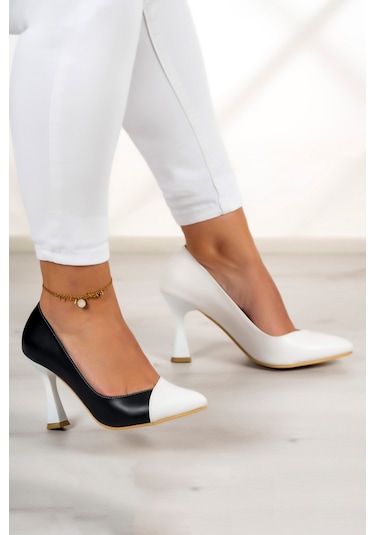 Jatqılı Plus Siyah Beyaz Kadeh Topuklu Ayakkabı Siyah - Beyaz