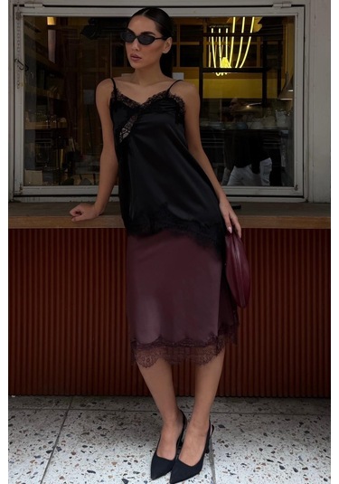 Madmext Siyah Dantelli Asimetrik Kesim Saten Bluz Mg2694