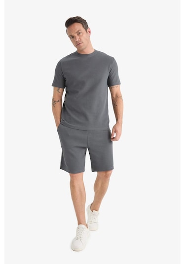 DeFacto Regular Fit Dokulu Beli Bağcıklı Şort E2588AX25SMAR58 DeFacto Regular Fit Dokulu Beli Bağcıklı Şort E2588AX25SMAR58