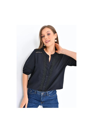 Kadın V Yaka Balon Kol Nakışlı Düğme Detay Dokuma Bluz Siyah