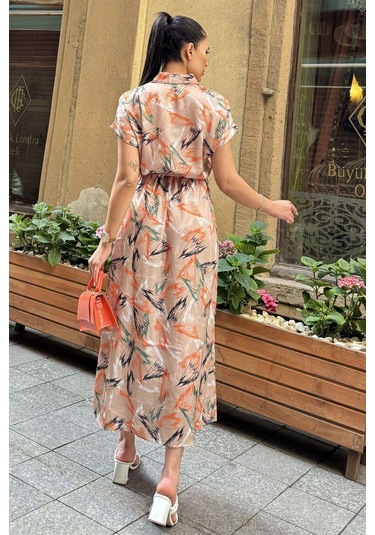 Kadın Vızon Desenli, Yarım Kol Ve Yarım Patlı Gömlek Yaka, Beli Lastikli, Salaş Uzun Saten Elbise Vizon