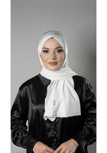Beyaz Pratik Hazır Geçmeli Tesettür Şal Örme Kumaş Taşlı Çiçek Desenli 2118c 42
