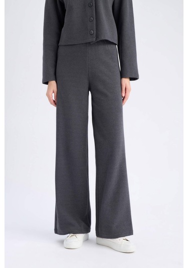 DeFacto 2'li Takım V Yaka Düğmeli Hırka Esnek Belli Geniş Paça Pantolon E9859AX24WNAR148