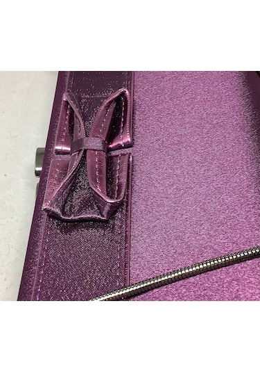 Noemi Saten Clutch