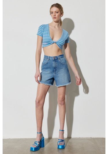 Regular Fit Normal Kesim V Yaka Çizgili Crop Bluz W231671400