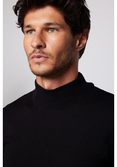 Tudors Erkek Slim Fit Dar Kesim Yarım Balıkçı Yaka Tüylenmeyen Yumuşak Dokulu Siyah Kazak-28773-siyah Siyah