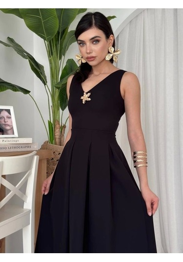 Late Yıldız Detaylı Elbise Siyah