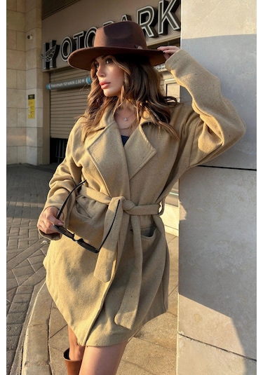 Kadın Karamel Kruvaze Yaka, Çift Cepli, Beli Kemerli, Kaşe Kaban Ceket Astarsız Sütlü Kahverengi