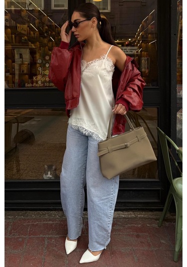 Madmext Beyaz Dantelli Asimetrik Kesim Saten Bluz Mg2694