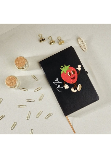 Kişiye Özel Çilek Karakterli Eğlenceli Tasarım Deri Kapak Defter Siyah