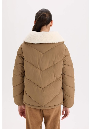 DeFacto 	Su İtici Puffer Şişme Mont Kapitoneli İçi Suni Kürklü Rüzgar Geçirmez Cepli A0756AX24WNBN495