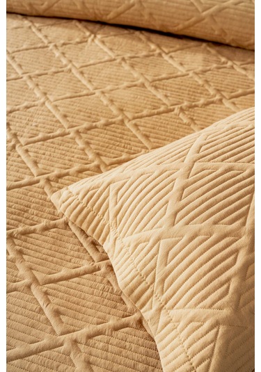 Edda Hardal Nakışlı Çift Kişilik Yatak Örtüsü Takımı 3 Parça Uyku Seti Hardal