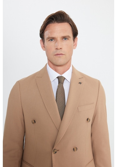 Ac&Co / Altınyıldız Classics Erkek Cml Slim Fit Dar Kesim Kırlangıç Yaka Beli Bağlamalı Çizgili Esnek Kruvaze Takım Elbise Cml Camel Ac&Co / Altınyıldız Classics Erkek Cml Slim Fit Dar Kesim Kırlangıç Yaka Beli Bağlamalı Çizgili Esnek Kruvaze Takım Elbise Cml Camel