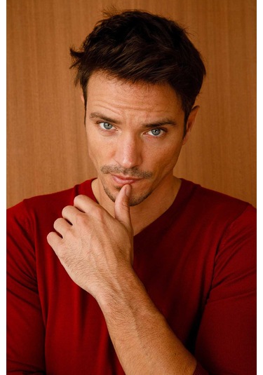 Desen Triko Erkek Basic V Yaka İnce Triko Kazak 02421602 Kırmızı Kırmızı