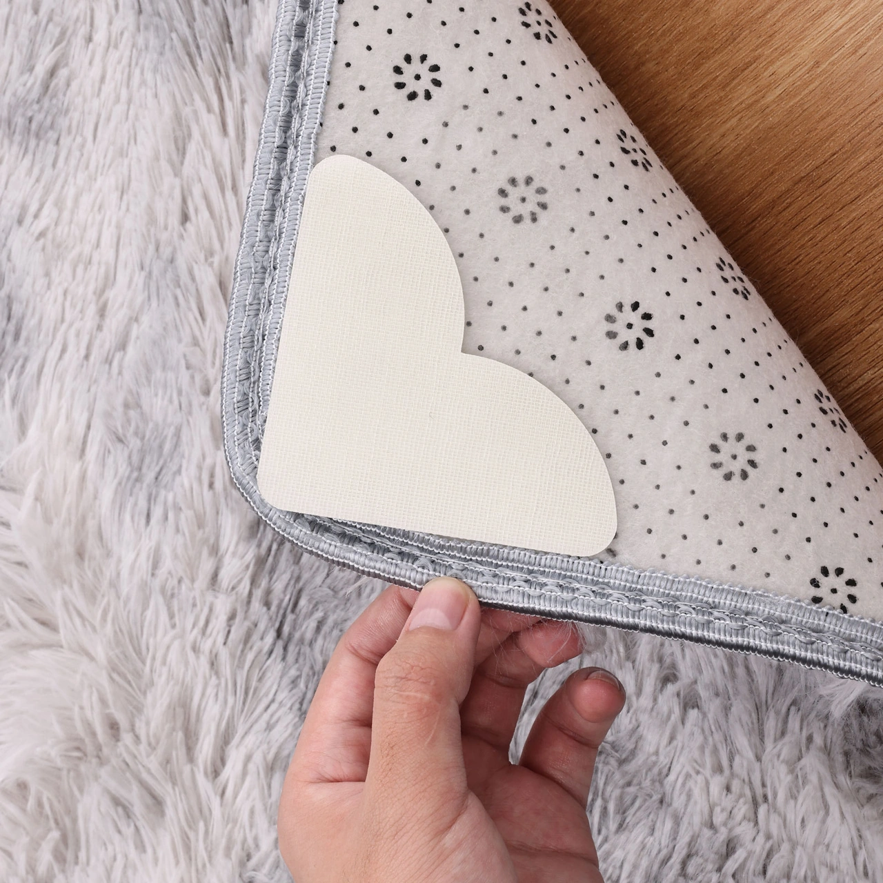 Mufunye 16 Adet Halı Kaydırma Engelleyici Klip - Kaliteli Yapı, Tüm Zemin Türlerine Uygun, Ev Ve Ofis Güvenliği Sağlar