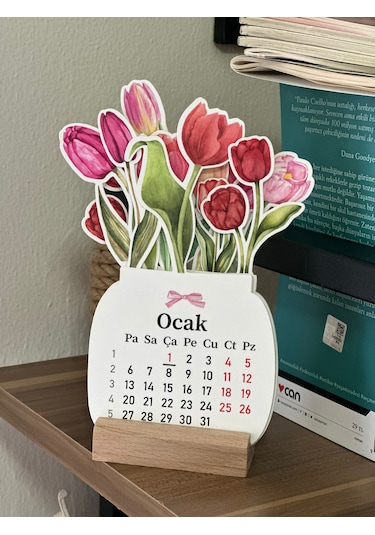 2026 Ahşap Ayaklı Çiçekli Mini Özel Tasarım, Masaüstü Takvim, Lale Çiçek Buketi - Yeni Yıl 2026