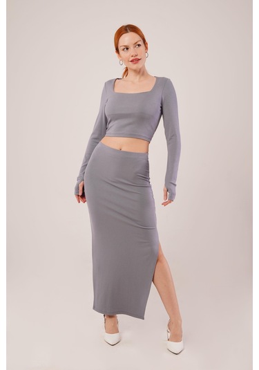 Kare Yaka Bluz Ve Yırtmaç Detaylı Etek İkili Gri Takım Gri