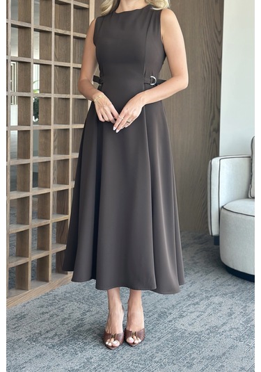 Kahverengi Bel Kemer Detaylı Elbise Kahverengi