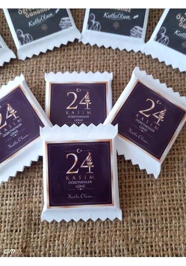 Farklı Market 24 Kasım Öğretmenler Günü Hediyesi Özel Kesimli Çikolata 20 Adet