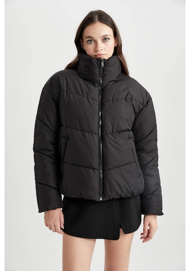 Defacto Su İtici Şişme Mont Oversize Geniş Kalıp Dik Yaka Fermuarlı Cepli Kapitoneli A3631AX23WNBK27 Siyah