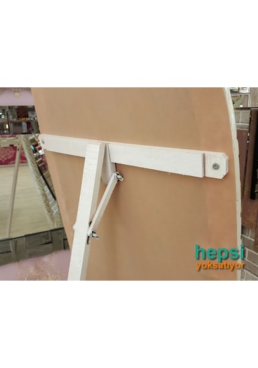 Zarif Model Eskitme Beyaz Renk Varaklı Ayaklı Boy Aynası Beyaz