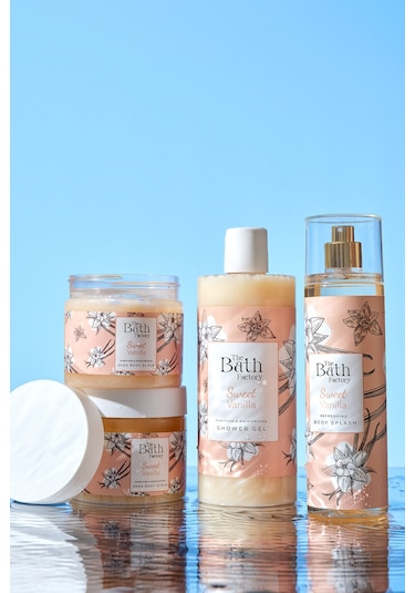 The Bath Factory Vanilyalı Vücut Peelingi + Vanilyalı Duş Jeli + Vanilyalı Vücut Spreyi