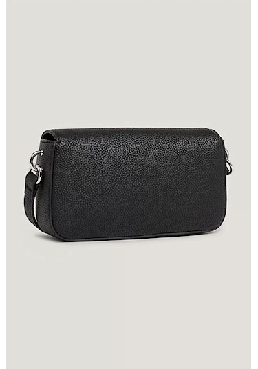 Tommy Hilfiger Kadın Th Emblem Flap Çapraz Çanta Siyah