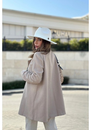 Kadın Krem Astarlı, Kruvaze Ceket Yaka, Tek Düğme, Rahat Kalıp, Fitilli Kaşe Kumaş Kaban Krem