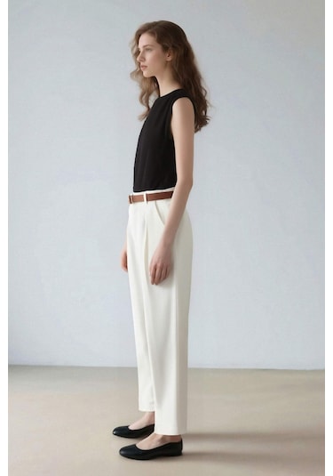 DeFacto Carrot Fit Gabardin Kumaş Pantolon Kemerli Yüksek Bel Kısa Paça D2732AX25SPWT32 DeFacto Carrot Fit Gabardin Kumaş Pantolon Kemerli Yüksek Bel Kısa Paça D2732AX25SPWT32