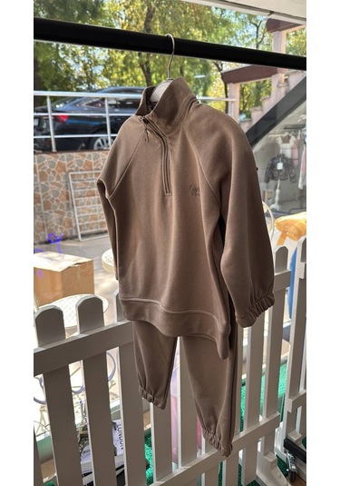 Lacıel Parıs Dik Yaka Kabartma Logolu Çocuk Eşofman Takım Kahverengi