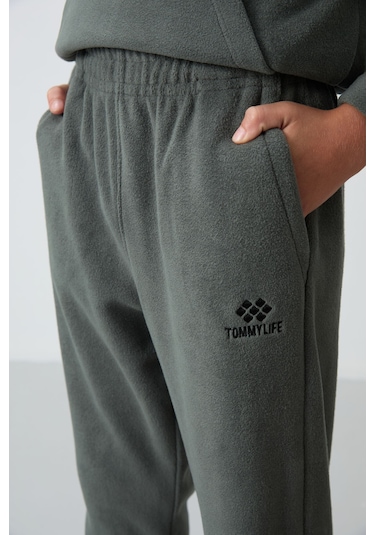 Tommy Life Haki Kalın Yumuşak Dokulu Standart Fit Nakışlı Polar Erkek Çocuk Eşofman Takım - 11218 Haki Tommy Life Haki Kalın Yumuşak Dokulu Standart Fit Nakışlı Polar Erkek Çocuk Eşofman Takım - 11218 Haki