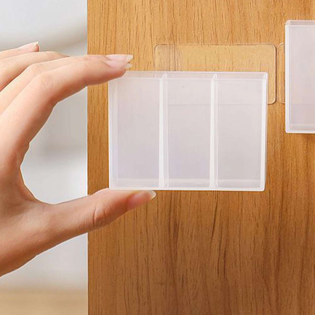 Skycity Üç Bölmeli Şeffaf Plastik Duvarlı Saklama Kutusu - Delme Yok Özlü Yapıştırıcıyla Ev Ve Banyo İçin Parfüm, Kalem Gibi Küçük Eşyalarını Düzenle Diğer