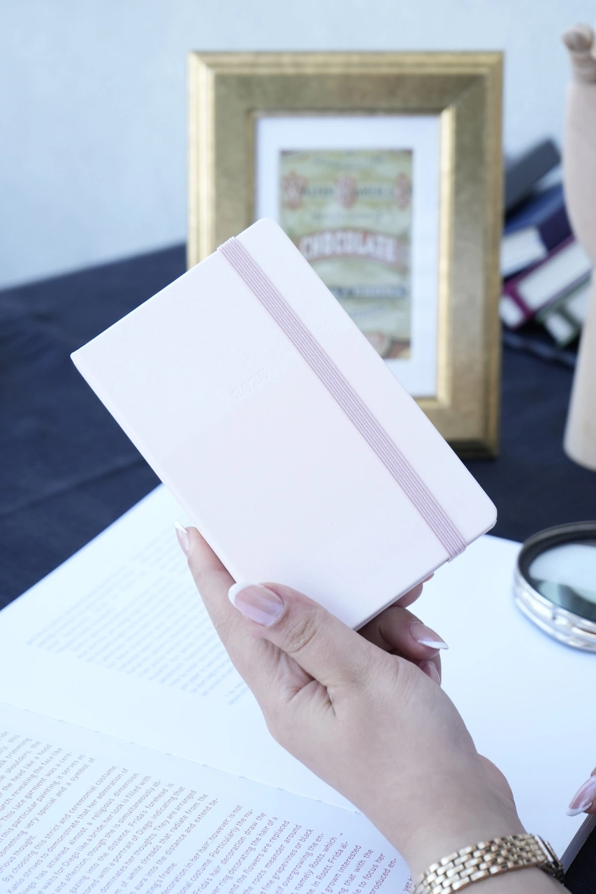 Classic 2026 Haftalık Ajanda A6 9x14 Cm Sert Kapak. Pembe