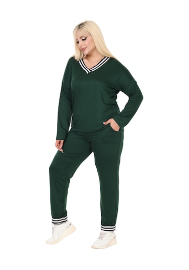 Melsay Butik Zümrüt Yeşili V Yaka Yakası Şerit Detaylı Eşofman Takımı Yeşil