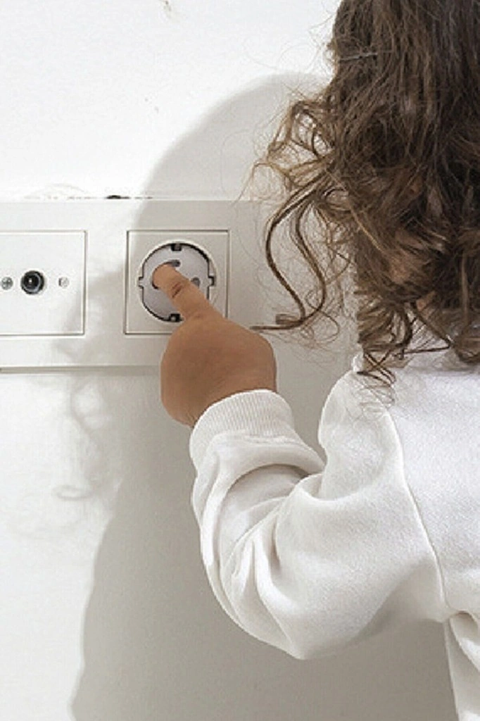 4 'lü Paket Çocuk Bebek Güvenlik Koruyucu Priz Kapatıcı Priz Kilidi Ev Ofis Priz Kapatıcı Emniyet