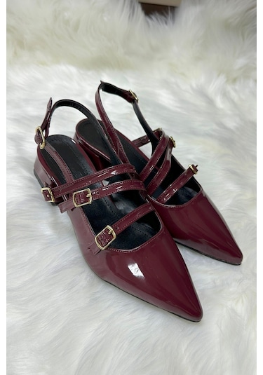 Günlük Kadın Rugan Sivri Burunlu Ayarlanabilir Kemerli Baretli Kısa Blok Topuklu Ayakkabı 455 - 54 Bordo