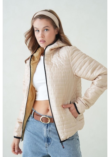 İçi Astarlı Su Ve Rüzgar Geçirmez Cepli Kapüşonlu Kadın Mont Bej