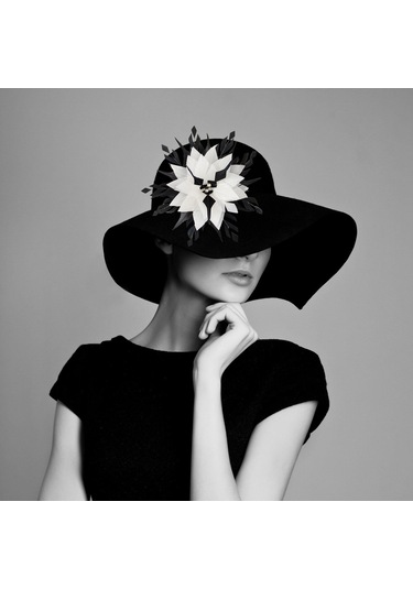 Suntek Çiçek Tüy Broş El Yapımı Saç 23cm-beyaz-ve-siyah Beyaz Ve Siyah