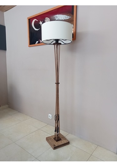 Ahşap Ayaklı Lambader Ceviz Gövde Krem Başlık Köşe Aydınlatma