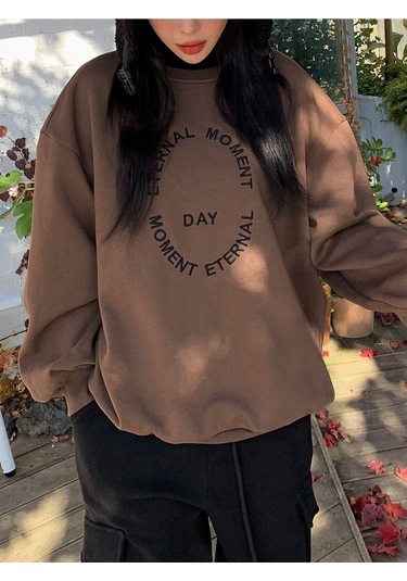 Kadın Kahverengi Moment Baskılı Oversize Sweatshirt Kahverengi
