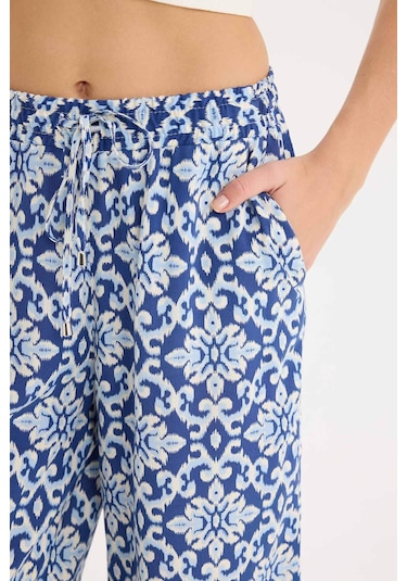 DeFacto Yüksek Esnek Belli Desenli Viskon Kapri I6823AZ25SMNV235 Lacivert DeFacto Yüksek Esnek Belli Desenli Viskon Kapri I6823AZ25SMNV235 Lacivert