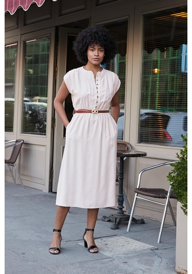 Kadın Yumuşak Dokulu İpeksi Modal Kumaş Hakim Yaka Beli Lastikli Önü Düğmeli Diz Altı Elbise-taş Taş Kadın Yumuşak Dokulu İpeksi Modal Kumaş Hakim Yaka Beli Lastikli Önü Düğmeli Diz Altı Elbise-taş Taş