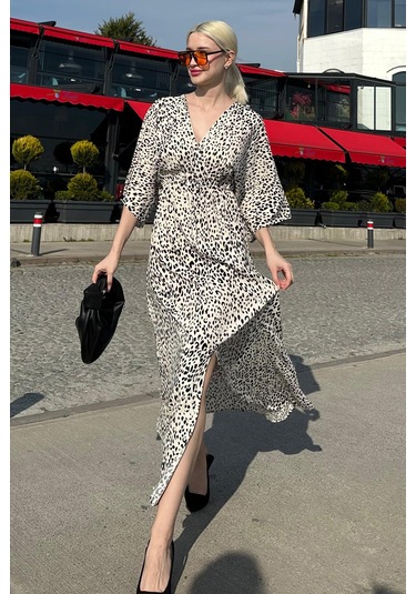 Madmext Beyaz Desenli Yırtmaç Detaylı Uzun Elbise Mg2321 Beyaz